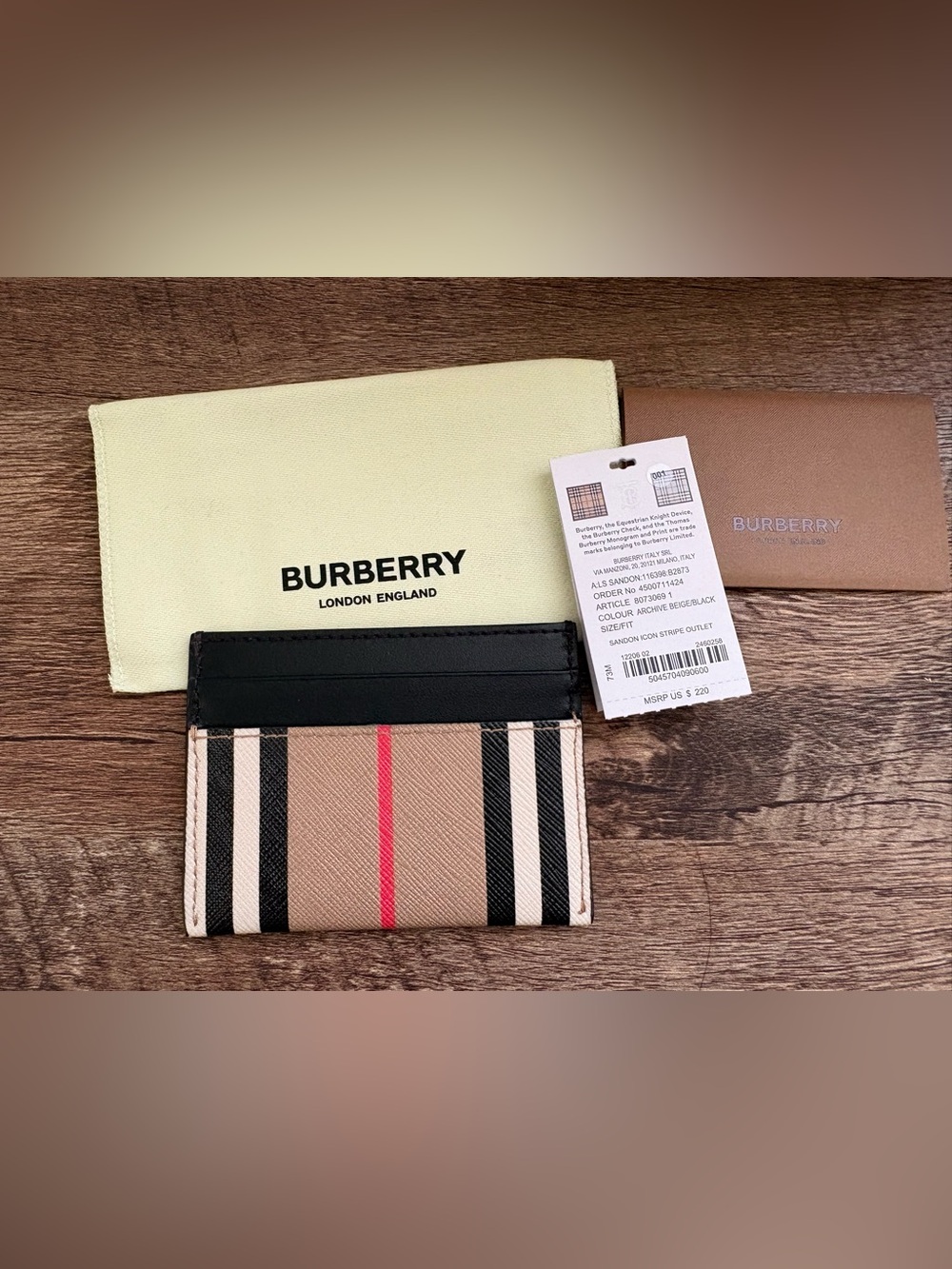 NWT Burberry Classic Card Holder